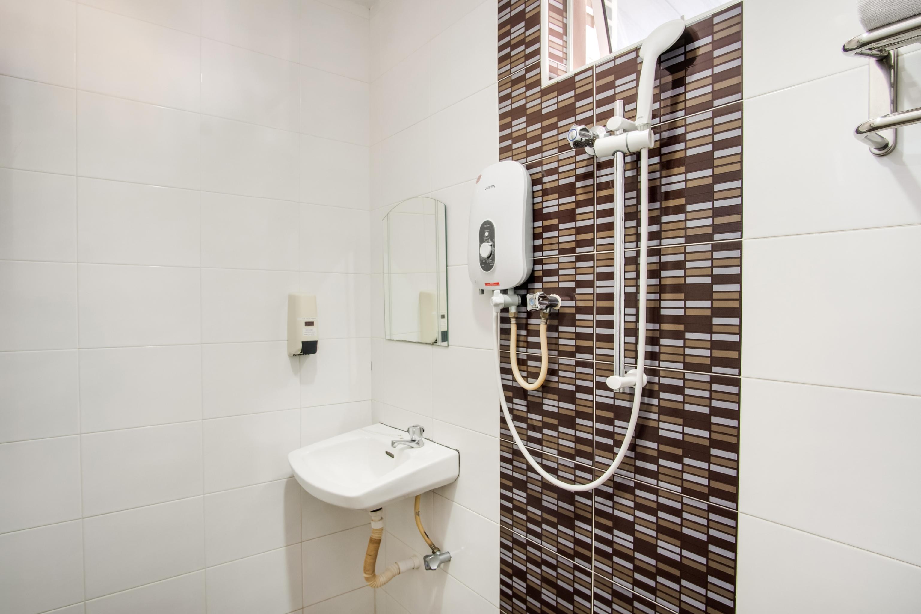Oyo 89480 Dream House Hotel Skudai Exterior foto